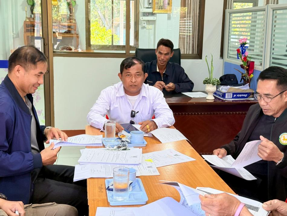 ร่วมประชุมหารือ เรื่อง ร้องเรียน/ร้องทุกข์ กรณี ขอตรวจสอบทางสาธารณะประโยชน์ ในพื้นที่หมู่.7 พร้อมลงพื้นที่สำรวจทางสาธารณะดังกล่าว